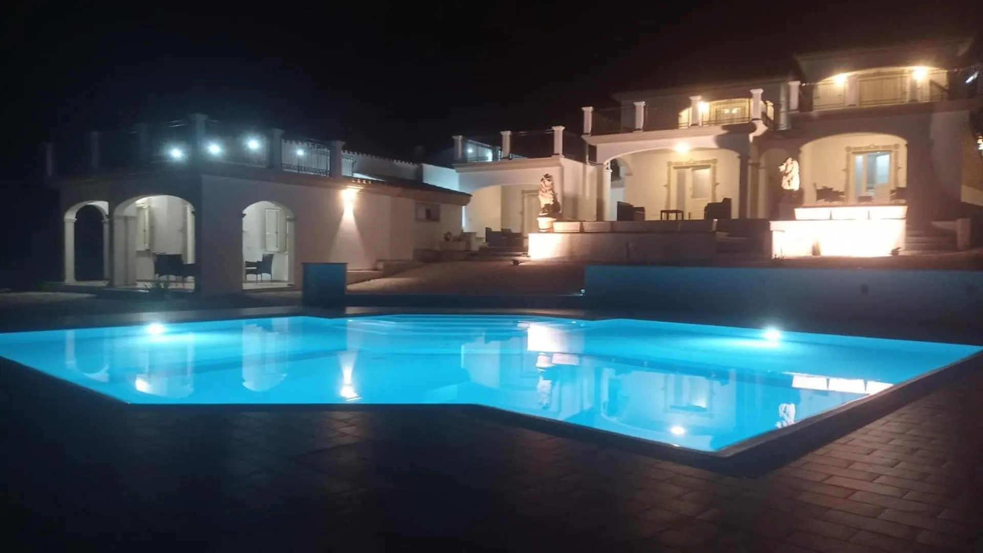 Budoni Residence Lutturai 1 0*,